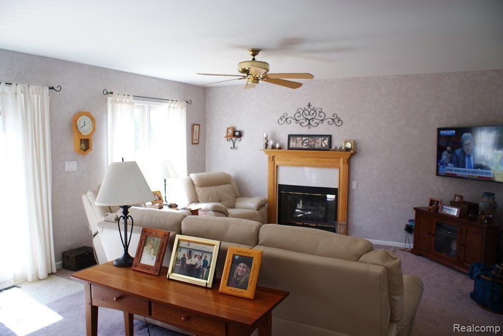 4465 Mitchell Road Metamora, MI 48455 - Photo 28 of 85 Family room