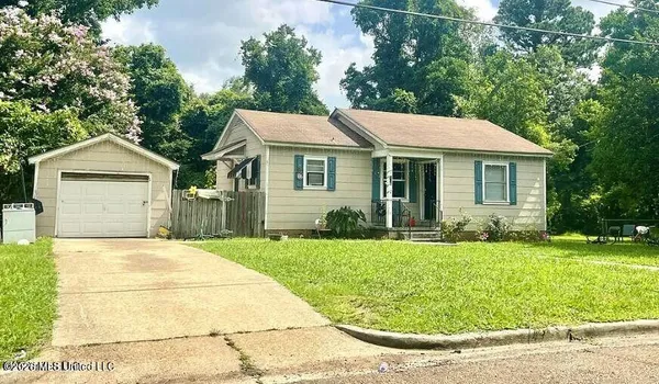 $399,900 | 809 Robertson Street, Brookhaven, MS 39601