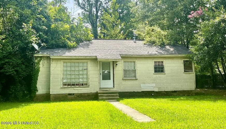 809 Robertson Street Brookhaven, MS 39601 - Photo 5 of 40 809 Robertson 8