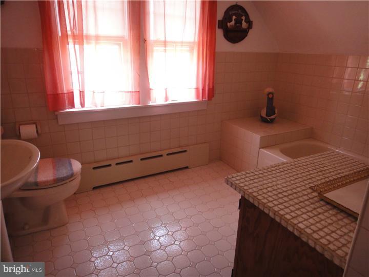 117 Kent Road Springfield, PA 19064 - Photo 16 of 25 Bathroom