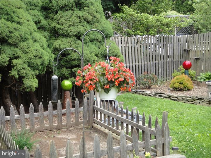 117 Kent Road Springfield, PA 19064 - Photo 23 of 25 Back Yard