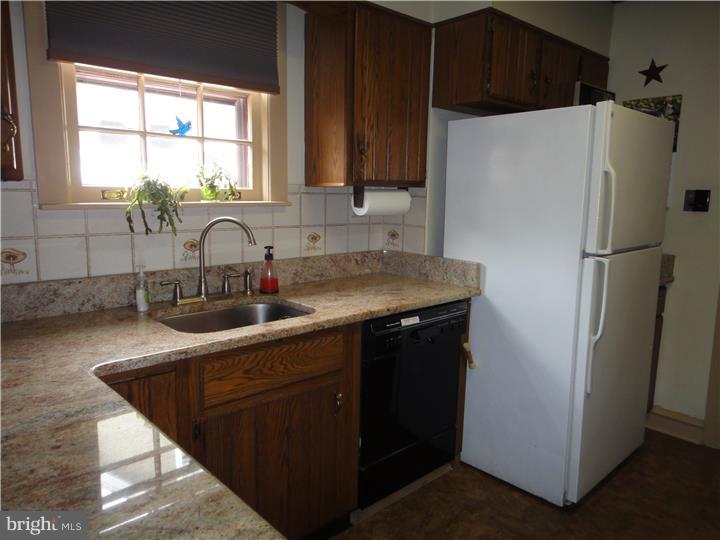 117 Kent Road Springfield, PA 19064 - Photo 5 of 25 Kitchen