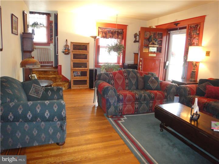 117 Kent Road Springfield, PA 19064 - Photo 8 of 25 Living Room