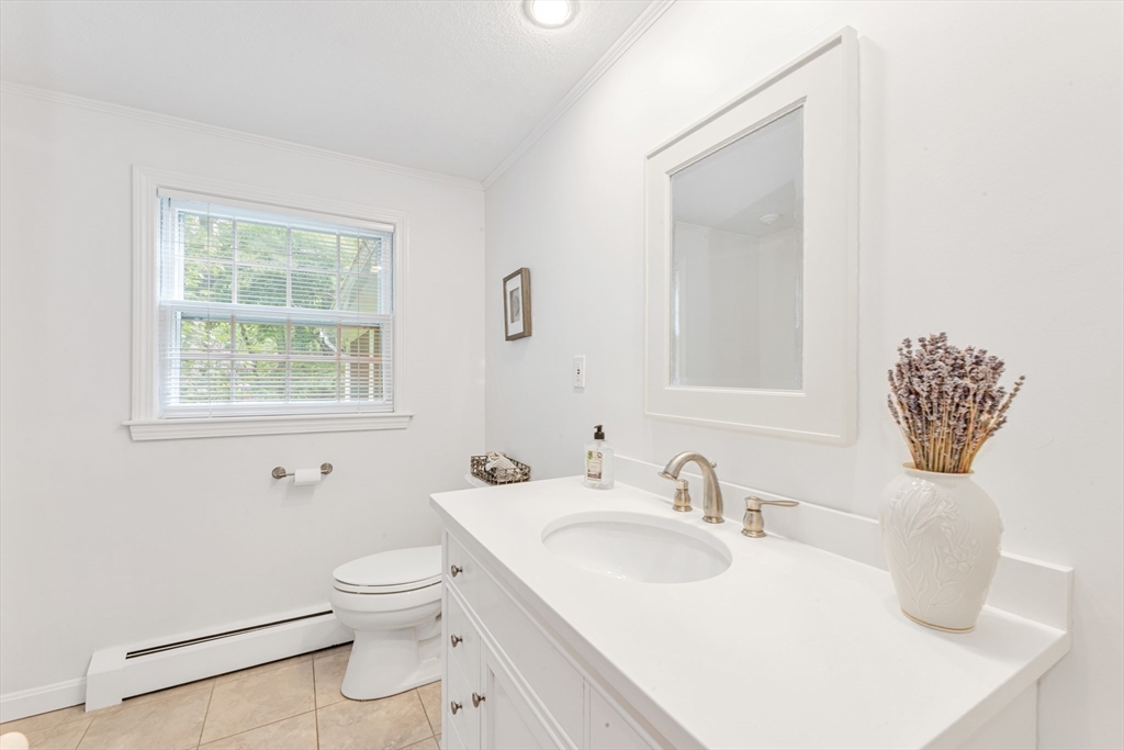 4 Old Wood Road Framingham, MA 01701 - Photo 18 of 39