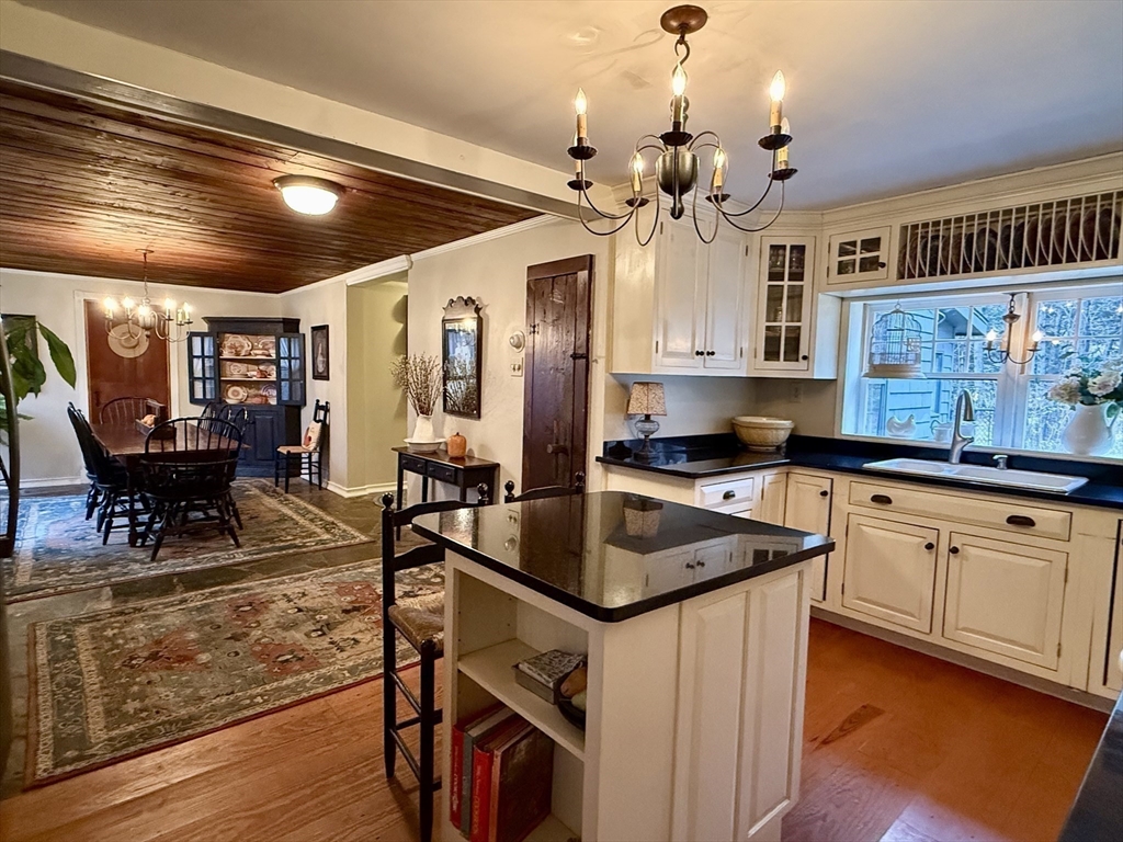 285 Brookfield Road Sturbridge, MA 01518 - Photo 10 of 39