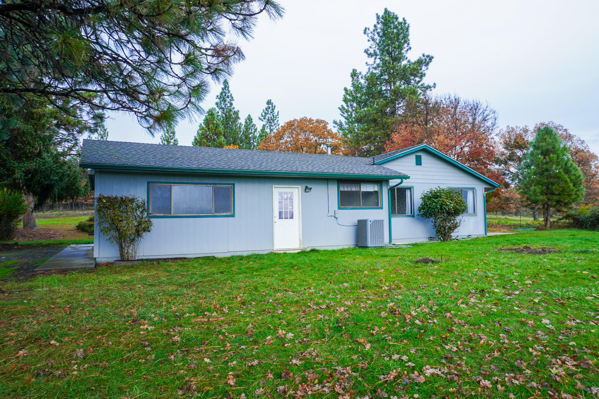 2025 Alta Vista Road Eagle Point, OR 97524 - Photo 33 of 41 DSC00085