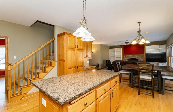 $627,500 | 2827 Oakview Drive Northeast, Rochester, MN 55906