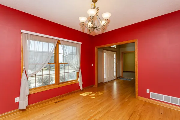 $627,500 | 2827 Oakview Drive Northeast, Rochester, MN 55906