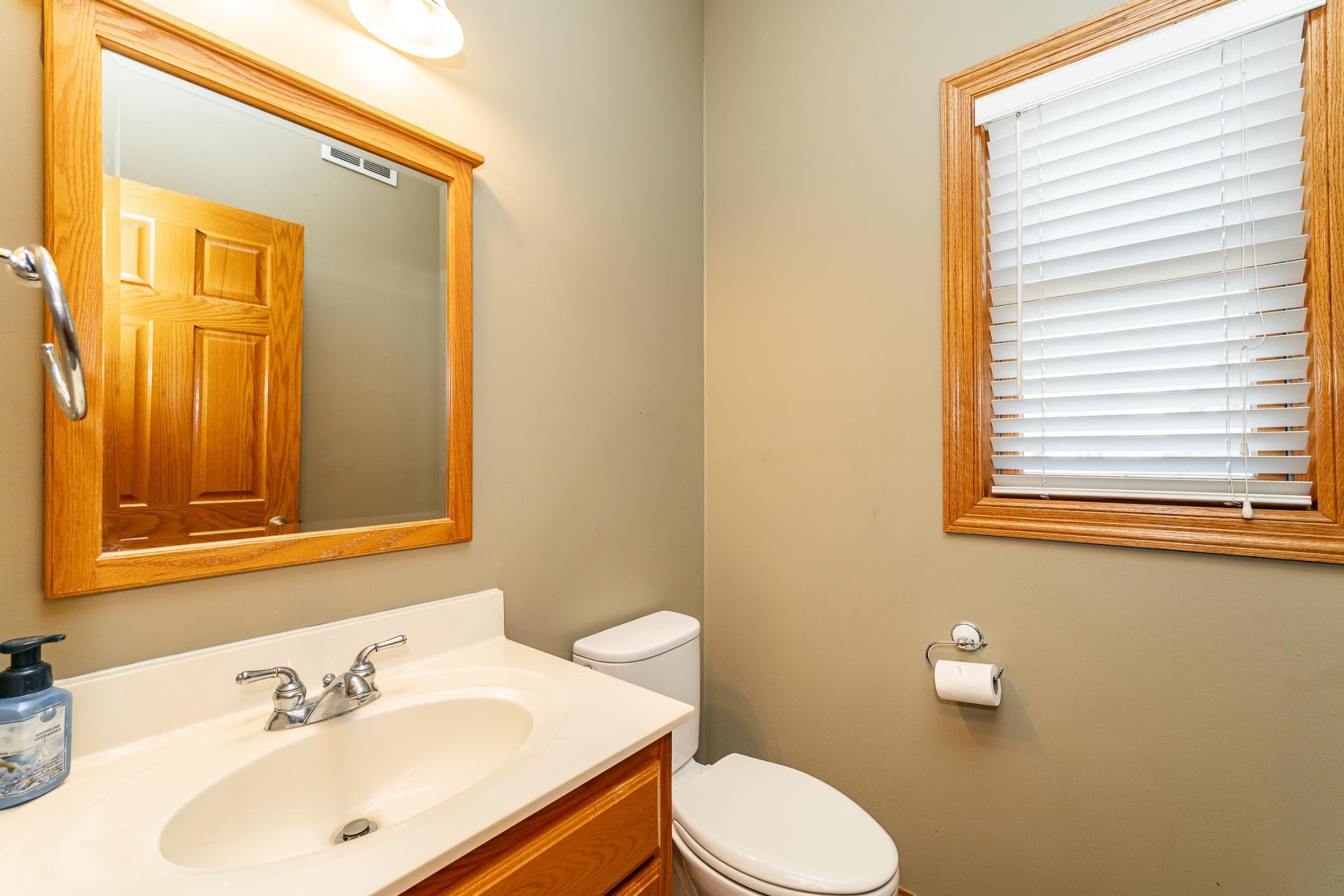 2827 Oakview Drive Northeast Rochester, MN 55906 - Photo 19 of 40