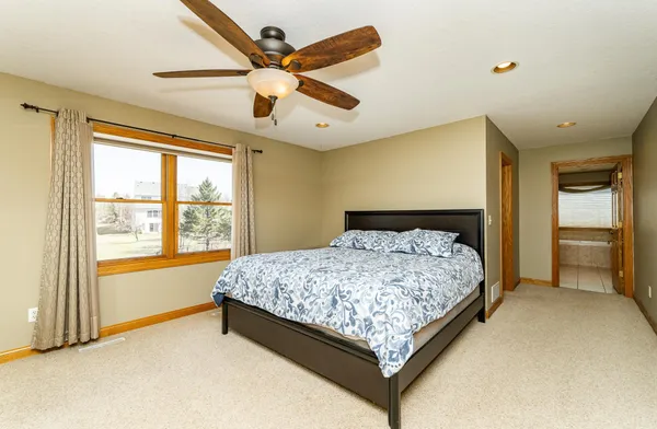 $627,500 | 2827 Oakview Drive Northeast, Rochester, MN 55906