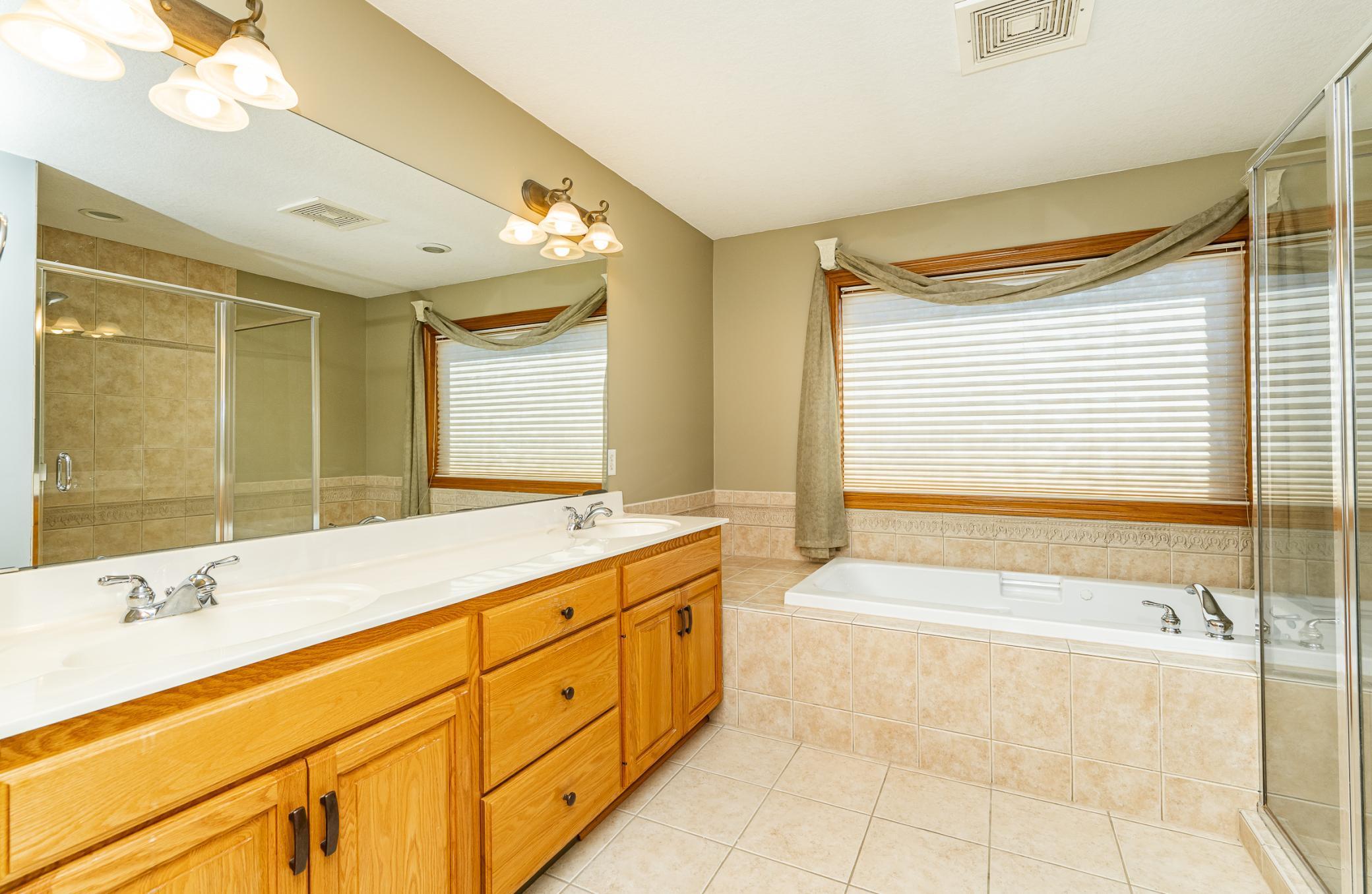 2827 Oakview Drive Northeast Rochester, MN 55906 - Photo 24 of 40