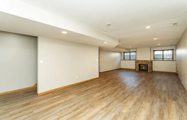 $627,500 | 2827 Oakview Drive Northeast, Rochester, MN 55906