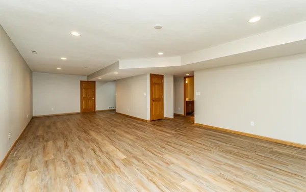 $627,500 | 2827 Oakview Drive Northeast, Rochester, MN 55906