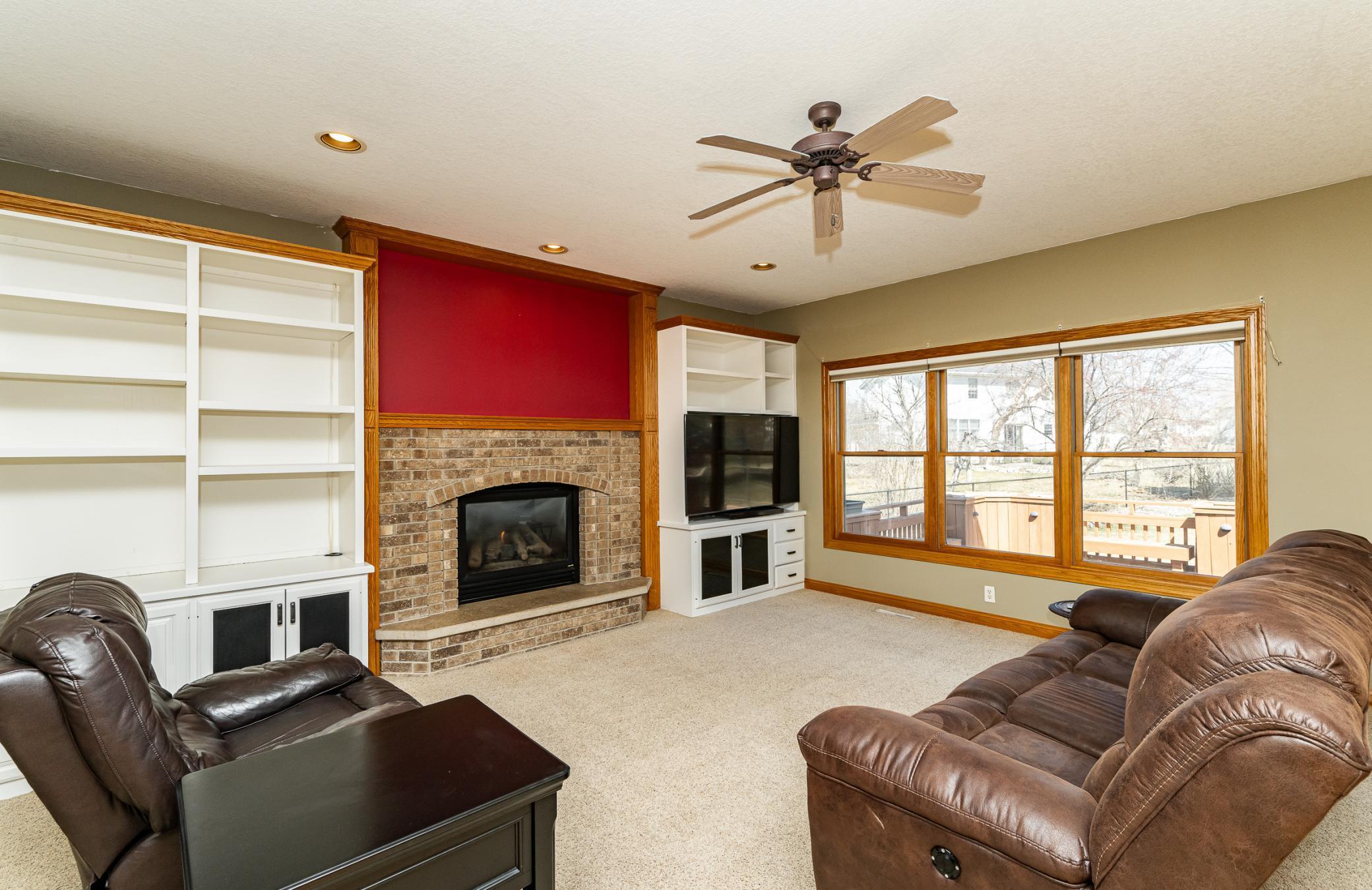 2827 Oakview Drive Northeast Rochester, MN 55906 - Photo 8 of 40