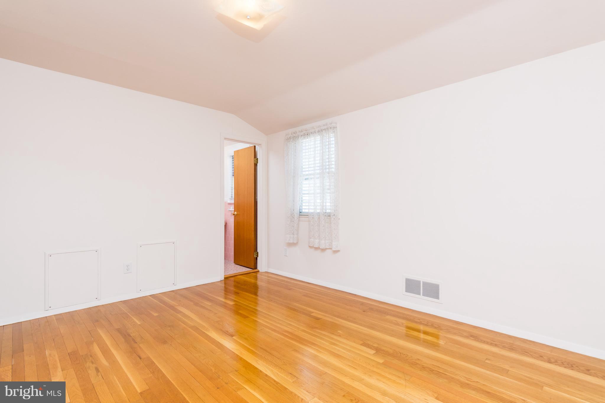 7114 Good Luck Road Hyattsville, MD 20784 - Photo 13 of 29 Bedroom