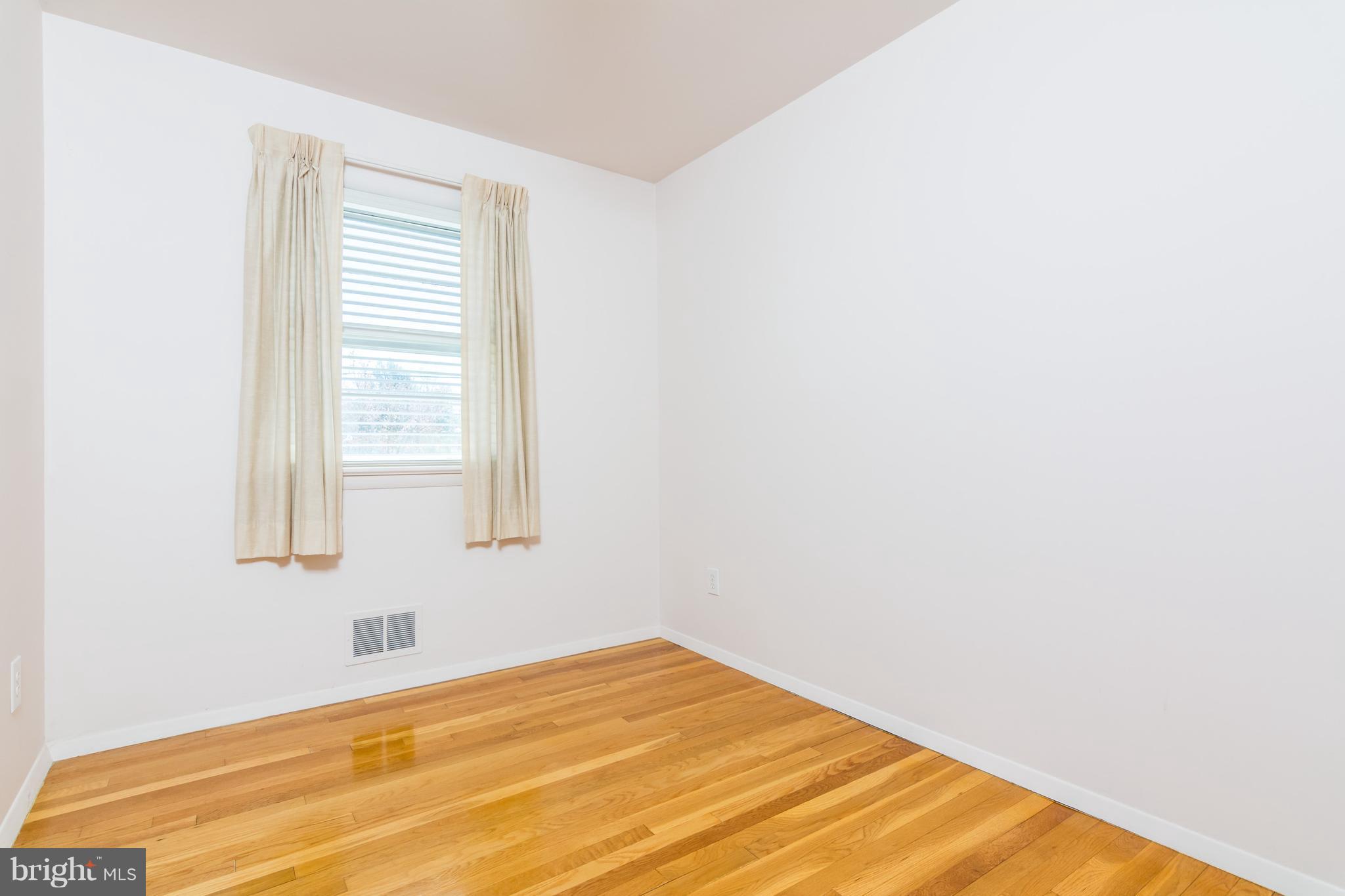 7114 Good Luck Road Hyattsville, MD 20784 - Photo 14 of 29 Bedroom