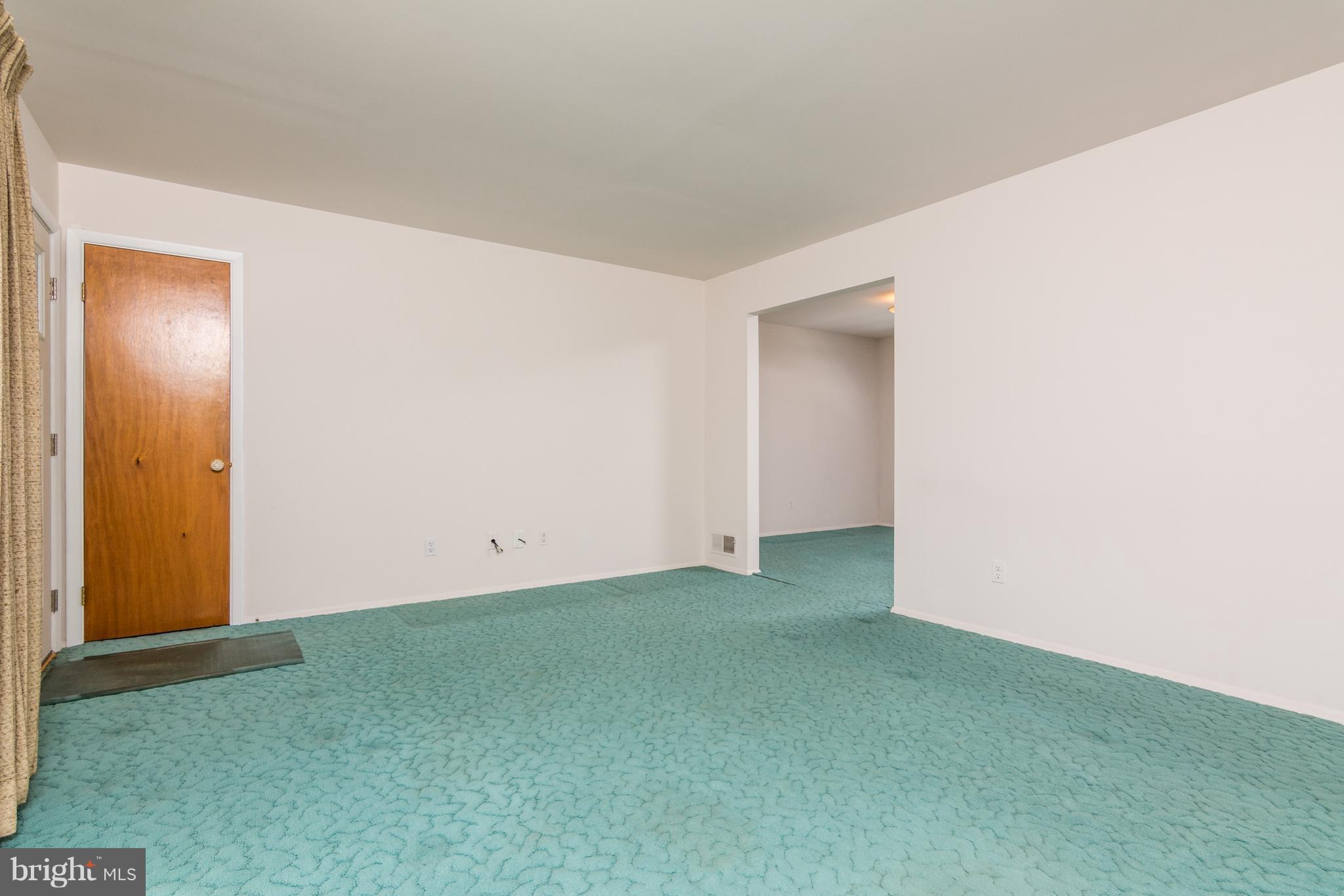 7114 Good Luck Road Hyattsville, MD 20784 - Photo 17 of 29 Living Room