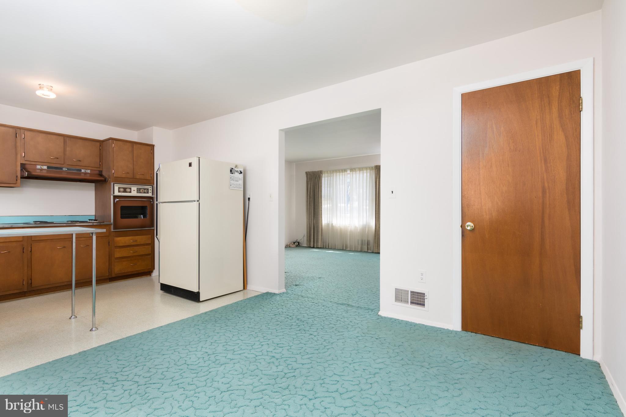 7114 Good Luck Road Hyattsville, MD 20784 - Photo 7 of 29 Kitchen