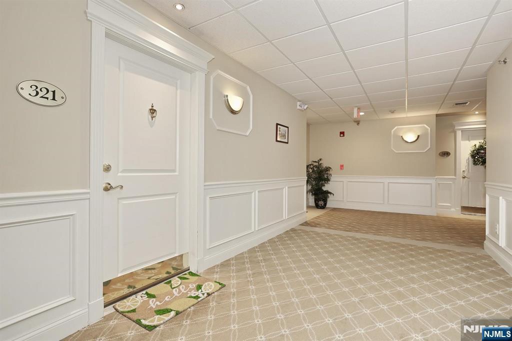 175 Rochelle Avenue, Unit 321 Rochelle Park, NJ 07662 - Photo 4 of 50