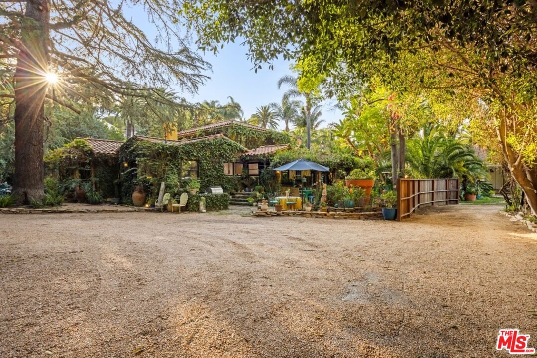 14949 Valley Vista Boulevard Sherman Oaks, CA 91403 - Photo 9 of 9 a view of a street with houses