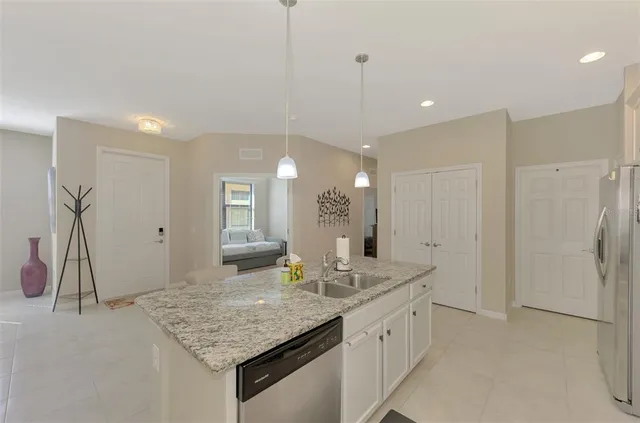 $2,300 | 12075 Firewheel Place, Venice, FL 34293