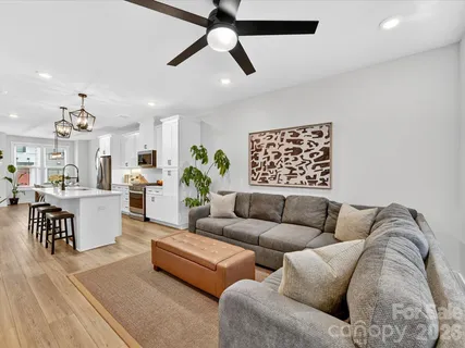 $675,000 | 2024 Terwilliger Terrace, Charlotte, NC 28203