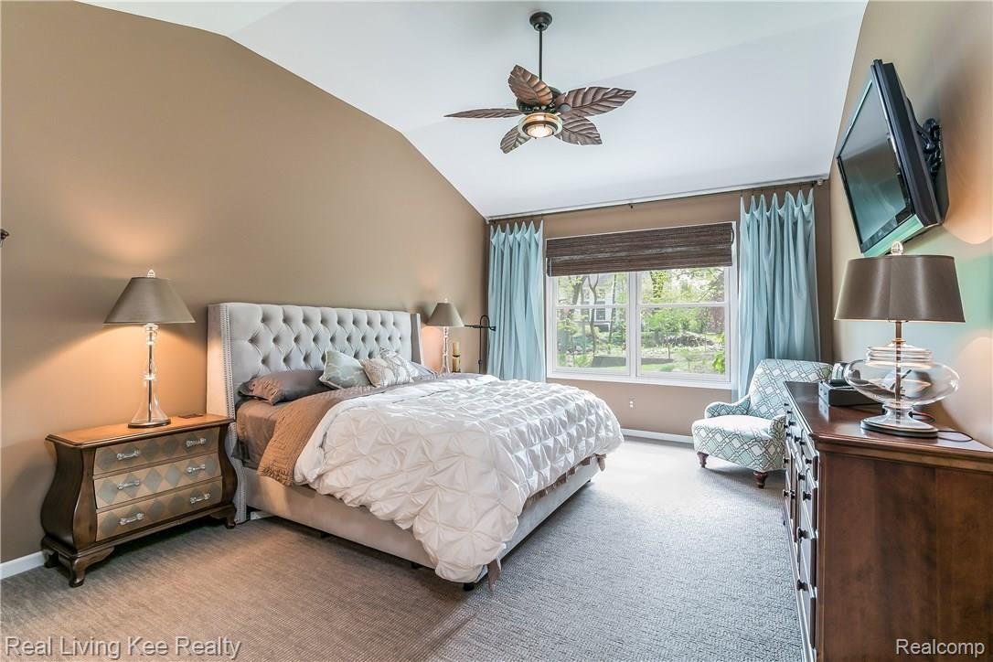4183 Calumet Drive Rochester, MI 48306 - Photo 16 of 54 016-Master_Bedroom-4183109-large.jpg