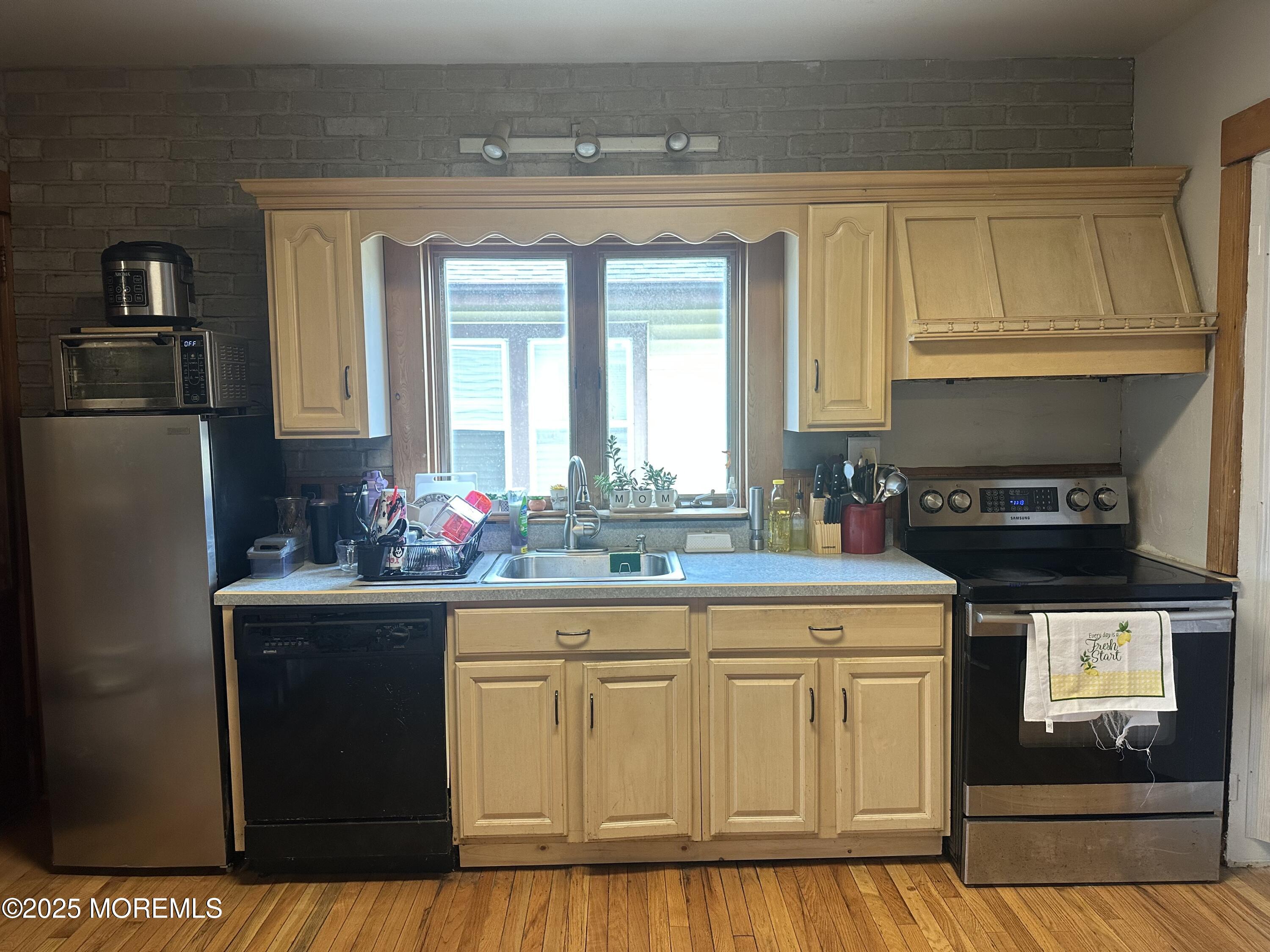 628 Irving Place Long Branch, NJ 07740 - Photo 5 of 25 IMG_0773