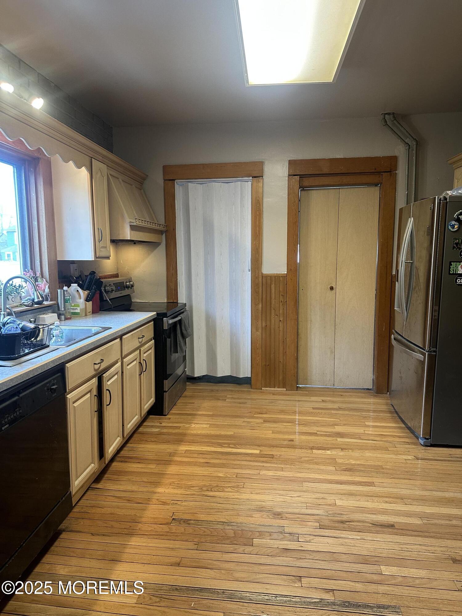 628 Irving Place Long Branch, NJ 07740 - Photo 7 of 25 IMG_0030