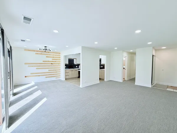 $2,600 | 98 Marble Hill Court, Unit B2, Schaumburg, IL 60193