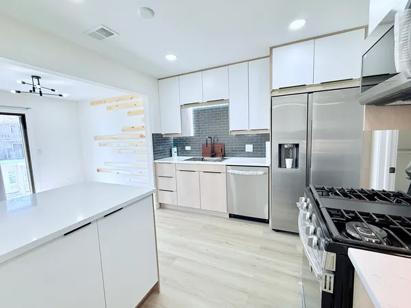 $2,600 | 98 Marble Hill Court, Unit B2, Schaumburg, IL 60193