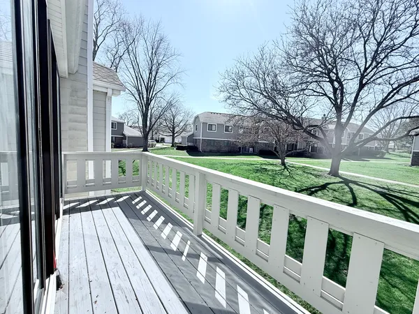 $2,600 | 98 Marble Hill Court, Unit B2, Schaumburg, IL 60193