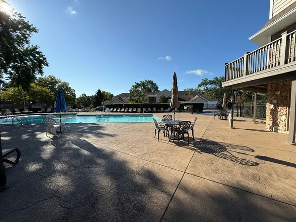 $2,600 | 98 Marble Hill Court, Unit B2, Schaumburg, IL 60193