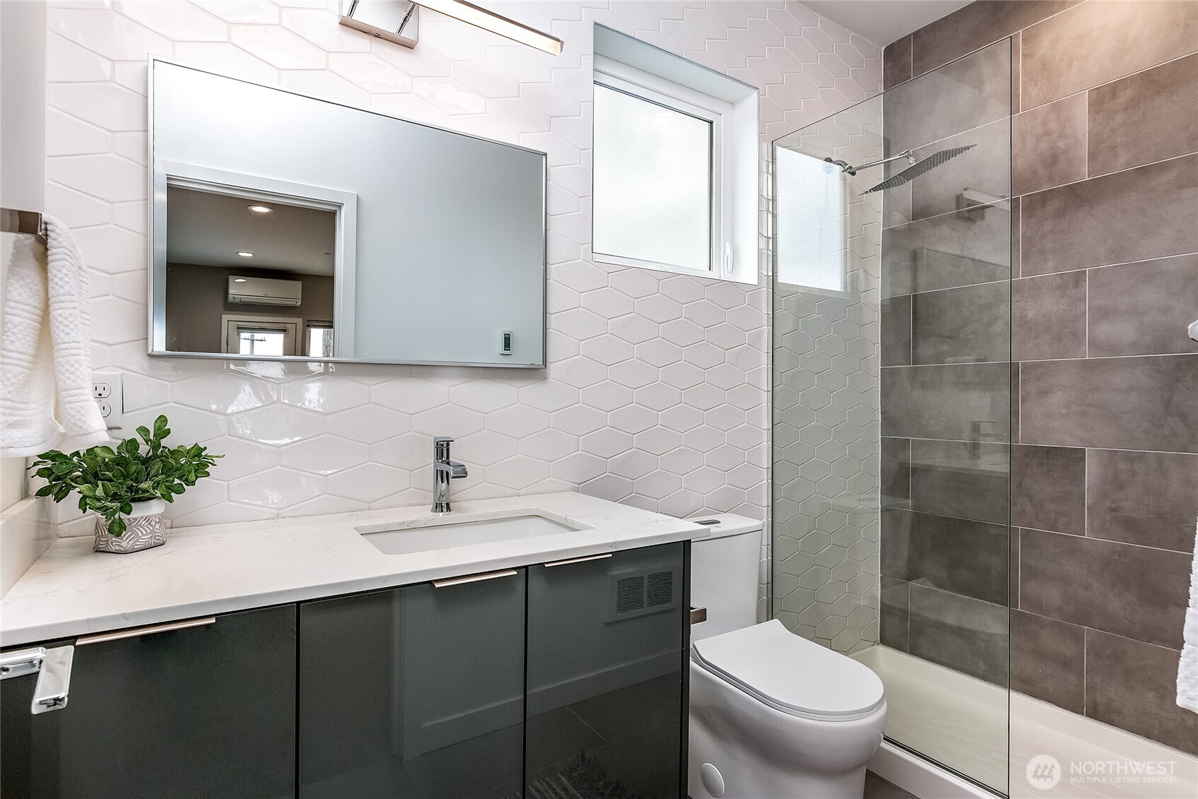 6307 34th Avenue Southwest Seattle, WA 98126 - Photo 14 of 27