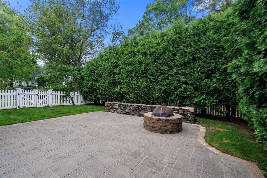 155 Oak Street Needham, MA 02492 - Photo 30 of 32