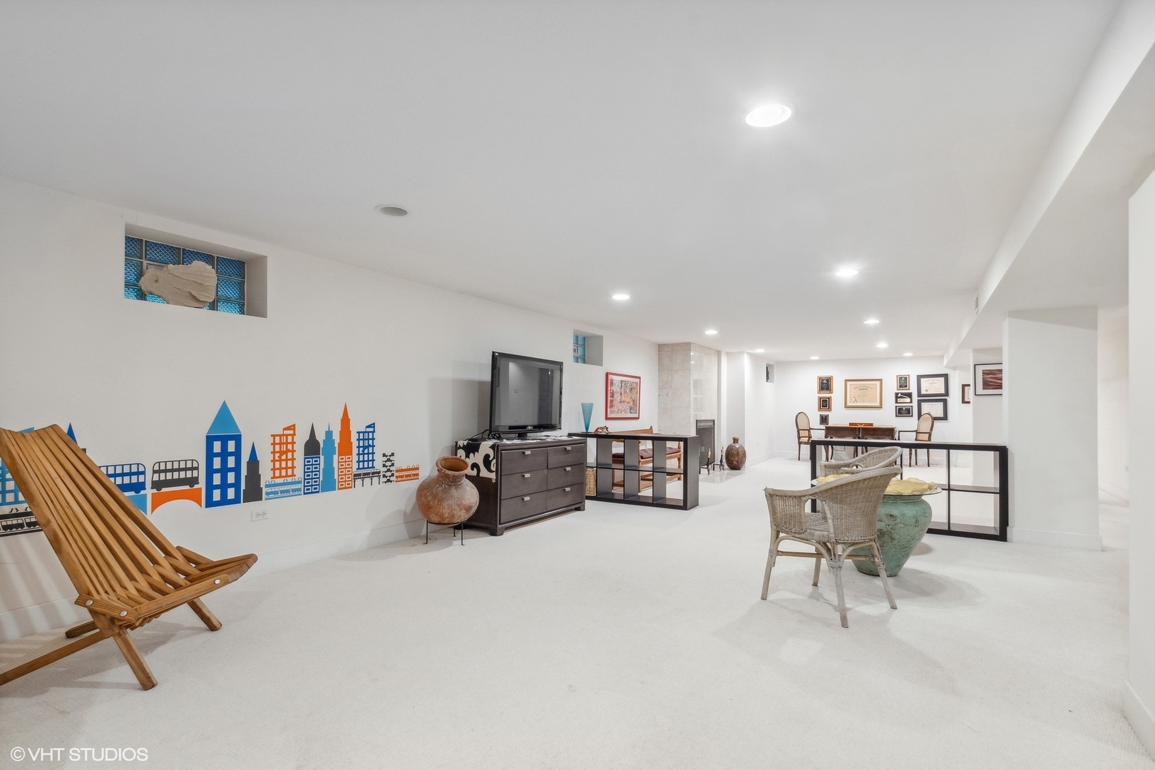 2921 Sheridan Road Evanston, IL 60201 - Photo 24 of 38 a living room with furniture and a piano