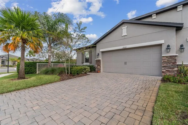 $413,200 | 19322 Hawk Valley Drive, Tampa, FL 33647
