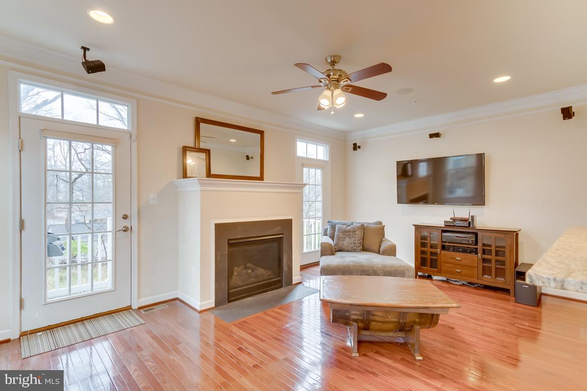 2111 Little Sorrel Way Silver Spring, MD 20902 - Photo 11 of 35 Gallery Image 11