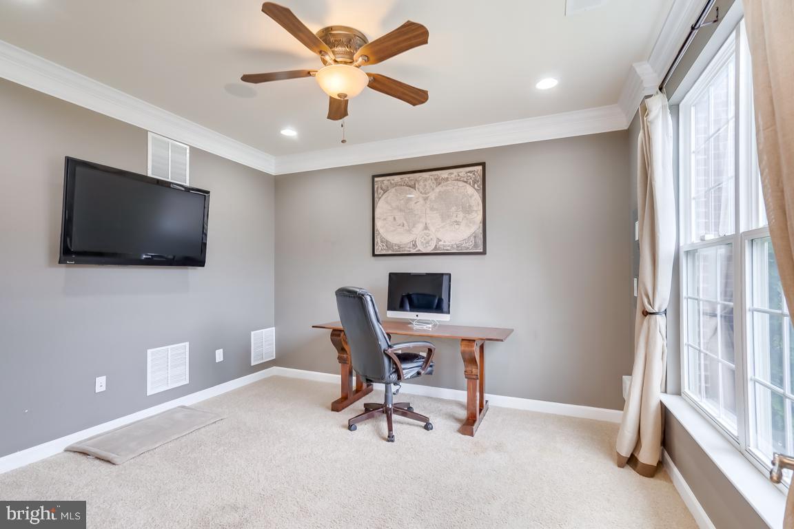 2111 Little Sorrel Way Silver Spring, MD 20902 - Photo 8 of 35 Gallery Image 8
