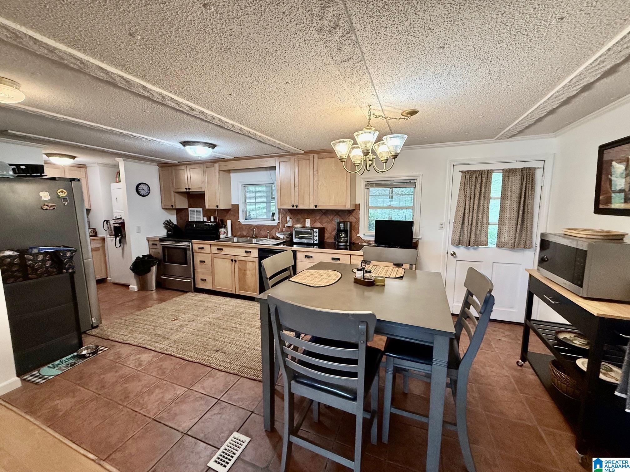 145 Henderson Lane Talladega, AL 35160 - Photo 11 of 36
