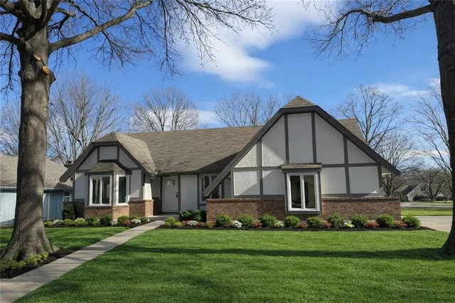 $350,000 | 9021 Arlington Court, Kansas City, MO 64138