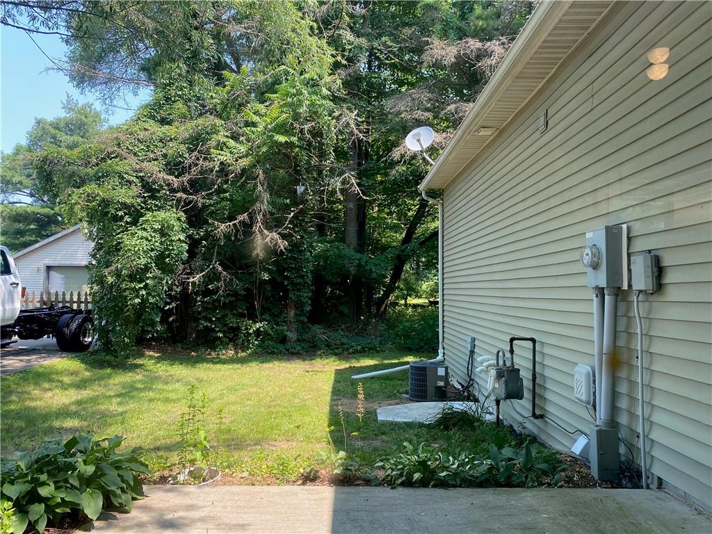 415 Hackett Road Goshen, IN 46528 - Photo 20 of 45 Gallery Image 20