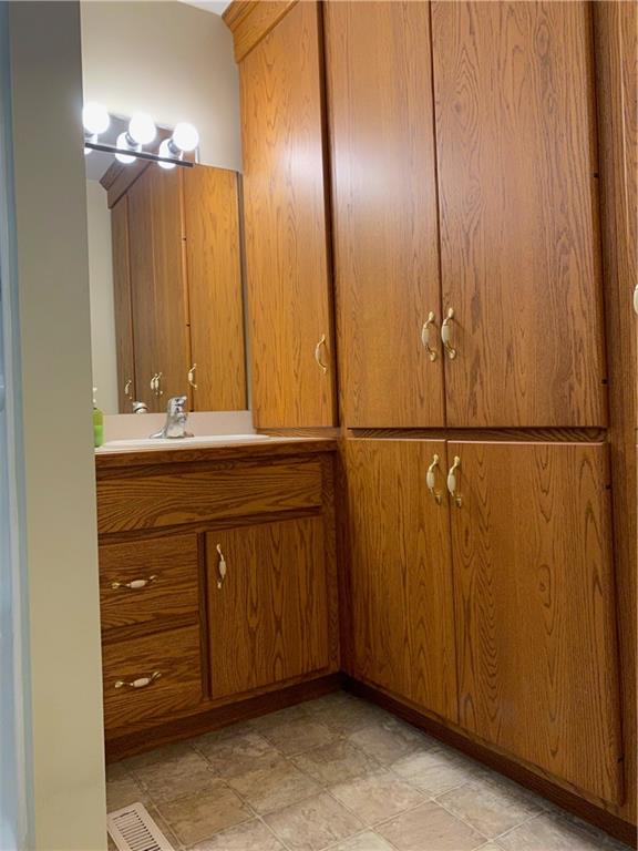415 Hackett Road Goshen, IN 46528 - Photo 10 of 45 Gallery Image 10