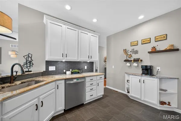 $375,000 | 305 Newport Drive, St. Peters, MO 63376