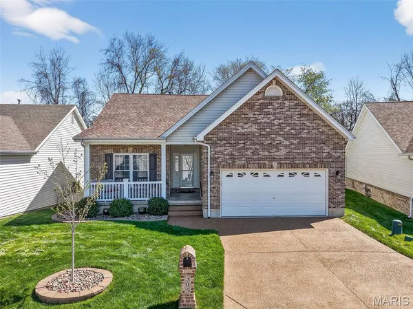 $375,000 | 305 Newport Drive, St. Peters, MO 63376