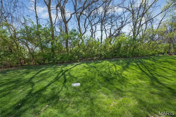 $375,000 | 305 Newport Drive, St. Peters, MO 63376