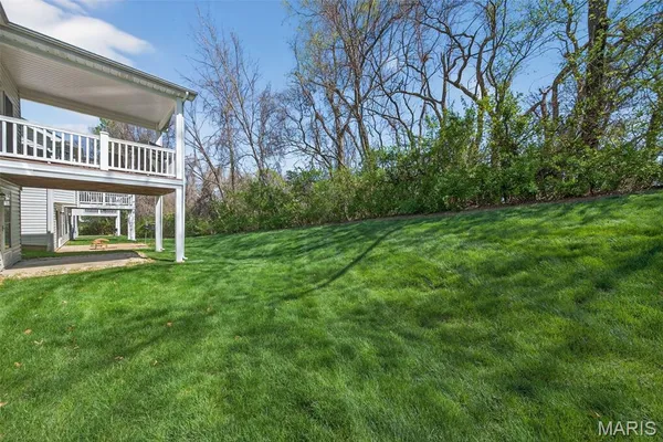 $375,000 | 305 Newport Drive, St. Peters, MO 63376