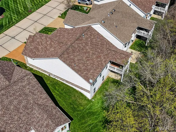$375,000 | 305 Newport Drive, St. Peters, MO 63376