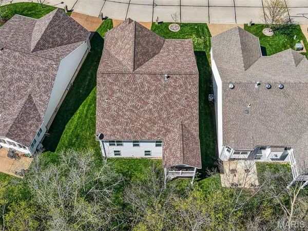 $375,000 | 305 Newport Drive, St. Peters, MO 63376