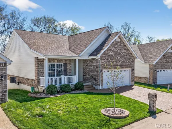 $375,000 | 305 Newport Drive, St. Peters, MO 63376